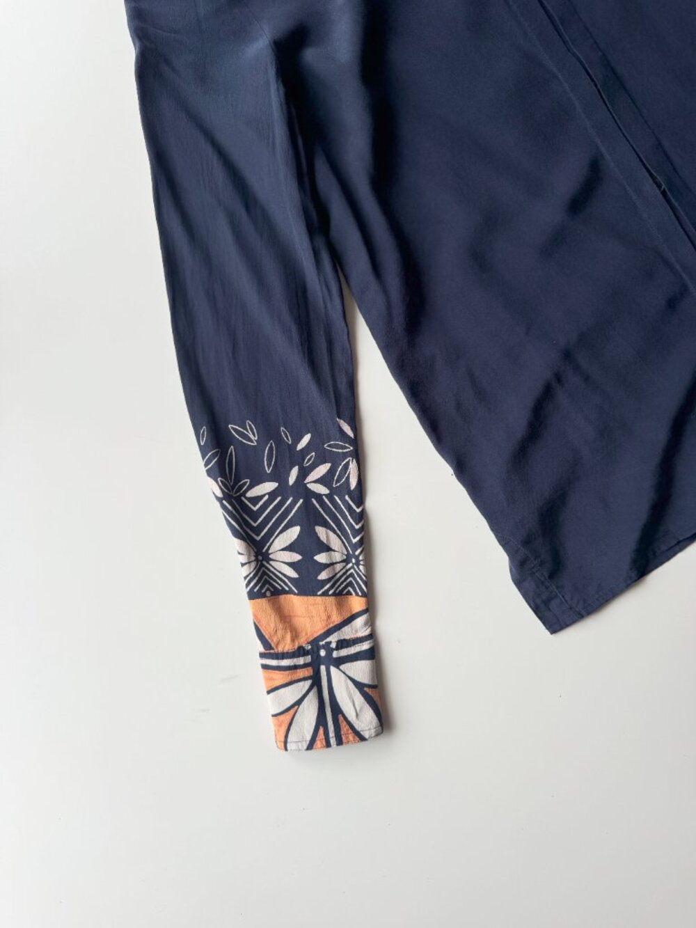 TORY BURCH Navy Blue Python 100% Silk Crepe Floral Long Sleeve Blouse, Size 0 - Picture 8 of 13